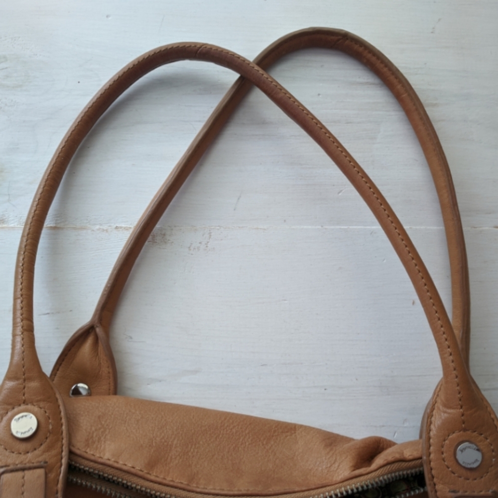 Tignanello soft leather satchel shoulder bag - Picture 8 of 8